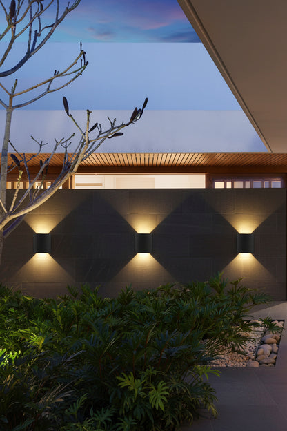 Luxury LED Wall Light Modern Up Down Wall Sconce Black Aluminum Indoor Outdoor Waterproof IP65 Bedroom Living Room Hallway Porch Garden Hotel Lighting