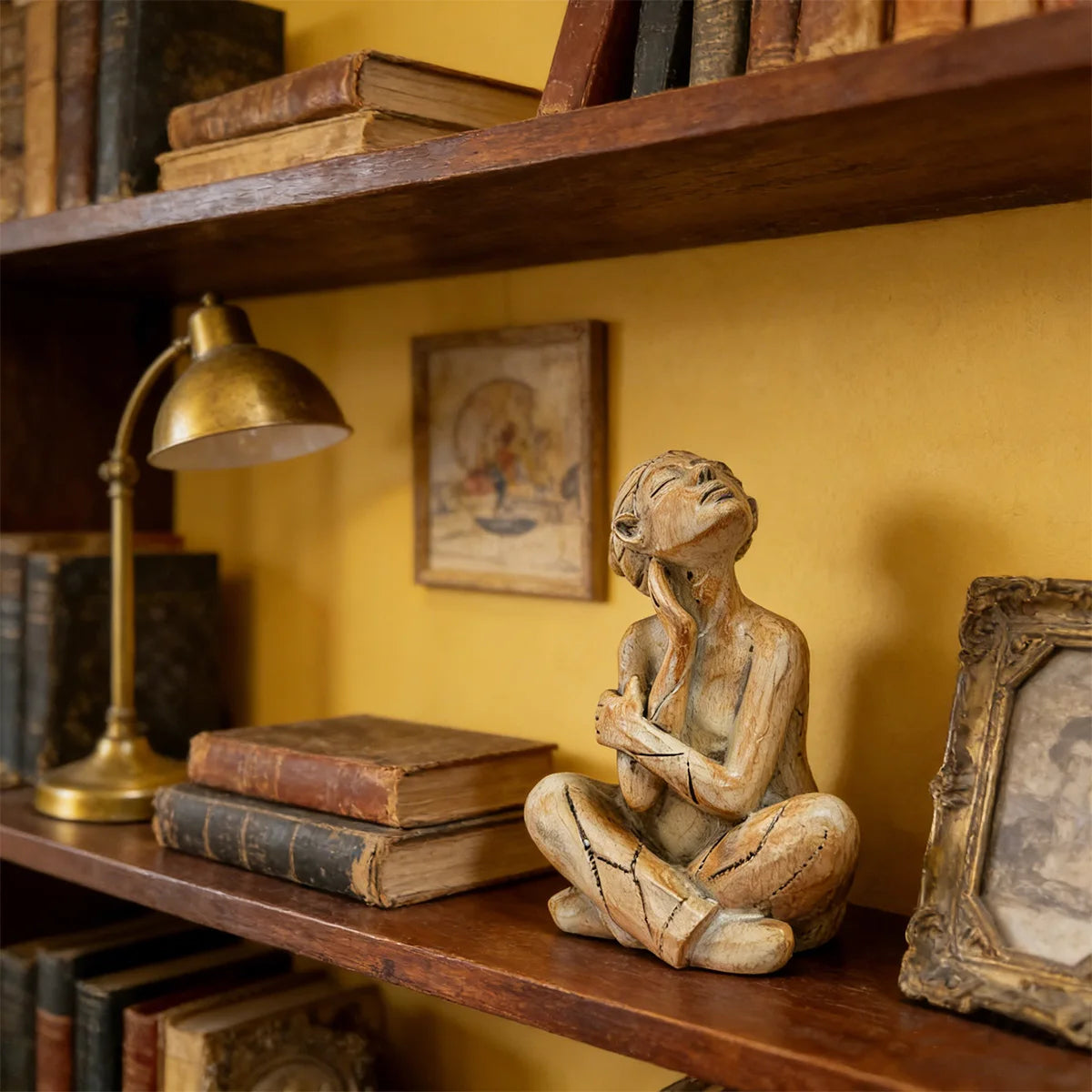 1Pc Resin Statue Ornament, Home Decoration, Tabletop Ornament, the Statue Depicts a Figure Sitting Cross-Legged, with Head Raised and Hands Holding the Body, Showing a Calm, Reflective/Enjoyable Pose, Perfect for Home Decorat